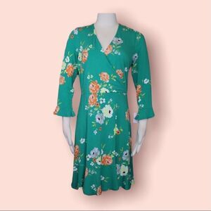 Loft Green Floral Faux Wrap front Soft Lightweight Dress Size 8 New